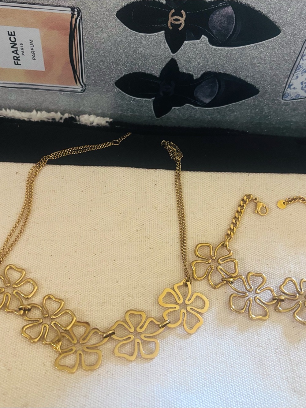 18” Gold Floral Link Necklace — Open Petal Chain